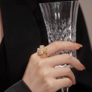 Love Lucky Clover Fashion Diamond Ring