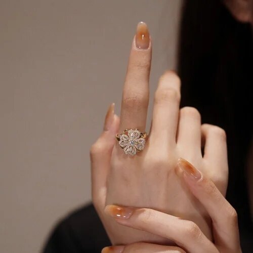 Love Lucky Clover Fashion Diamond Ring