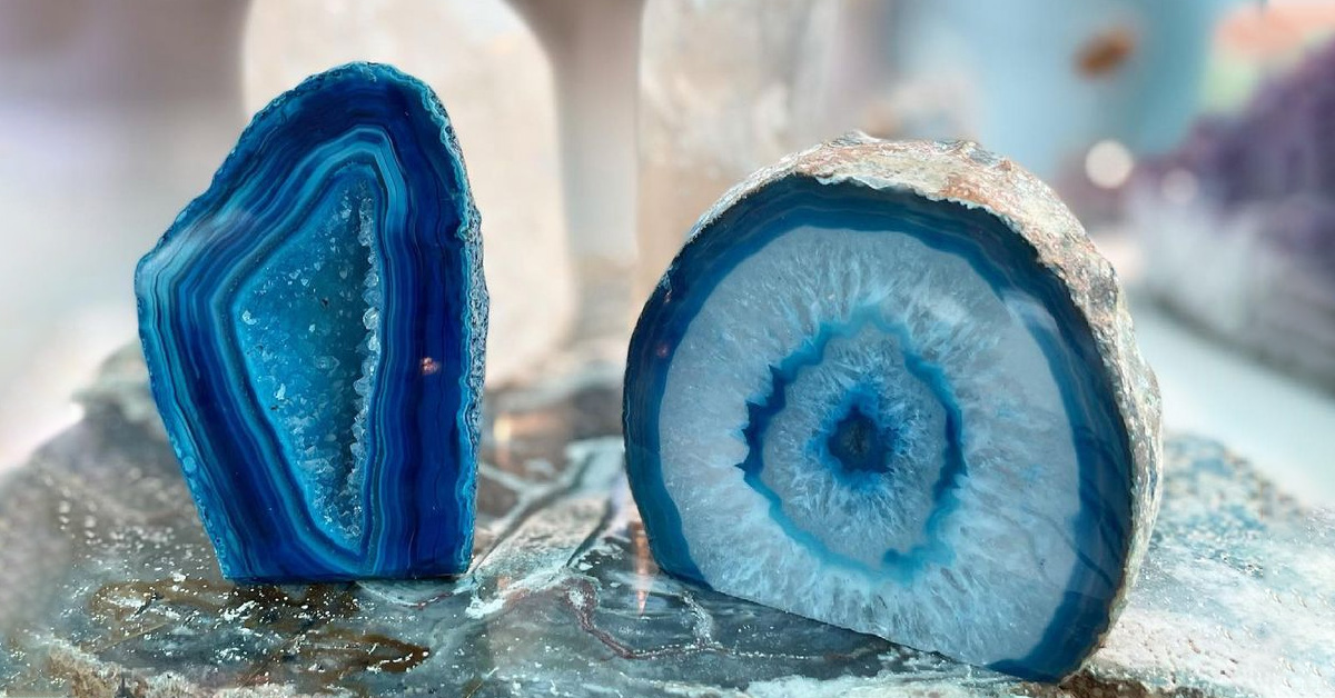 Explore Blue Agate Meaning, Properties, & Benefits to Balance Your Chakras