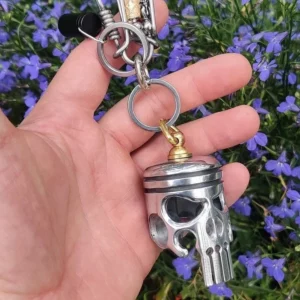 Piston art skull keychain