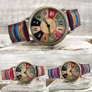 Jam tangan dengan pola pelangi warna-warni