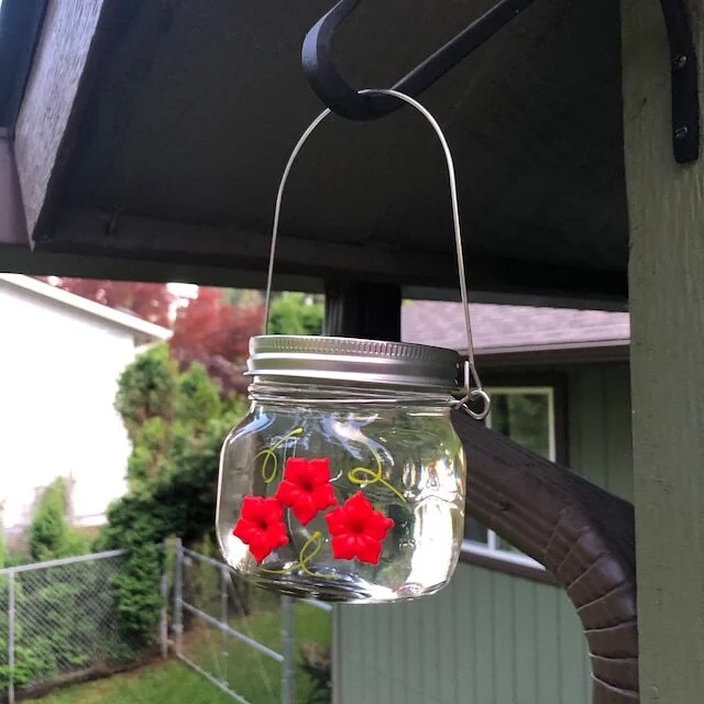Ilus Mason Jar Hummingbird Feeder / kolm porti