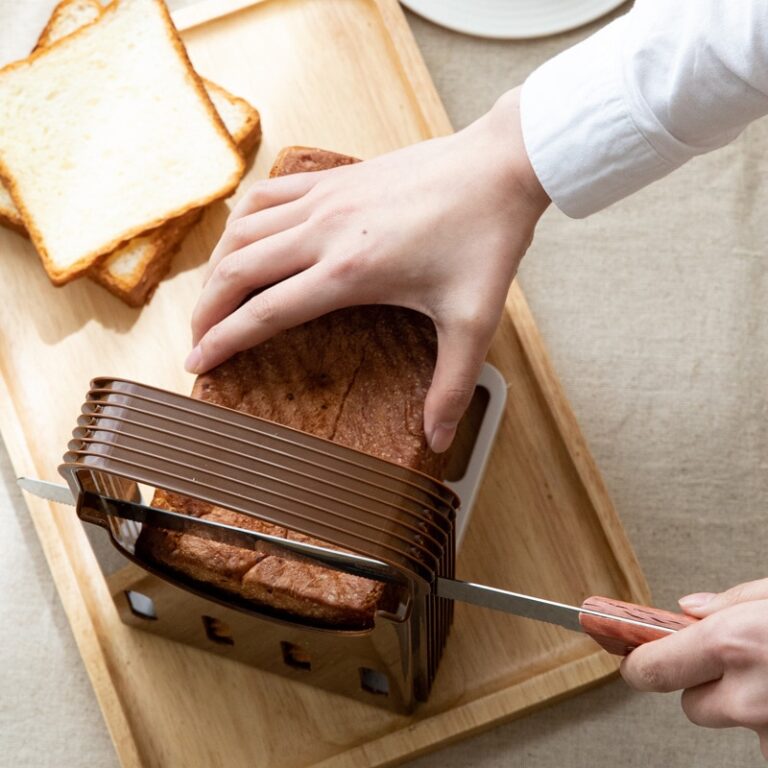 Toast Cutting Holder